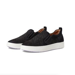 NWOT Vionic Kimmie Perforated Slip on Sneaker